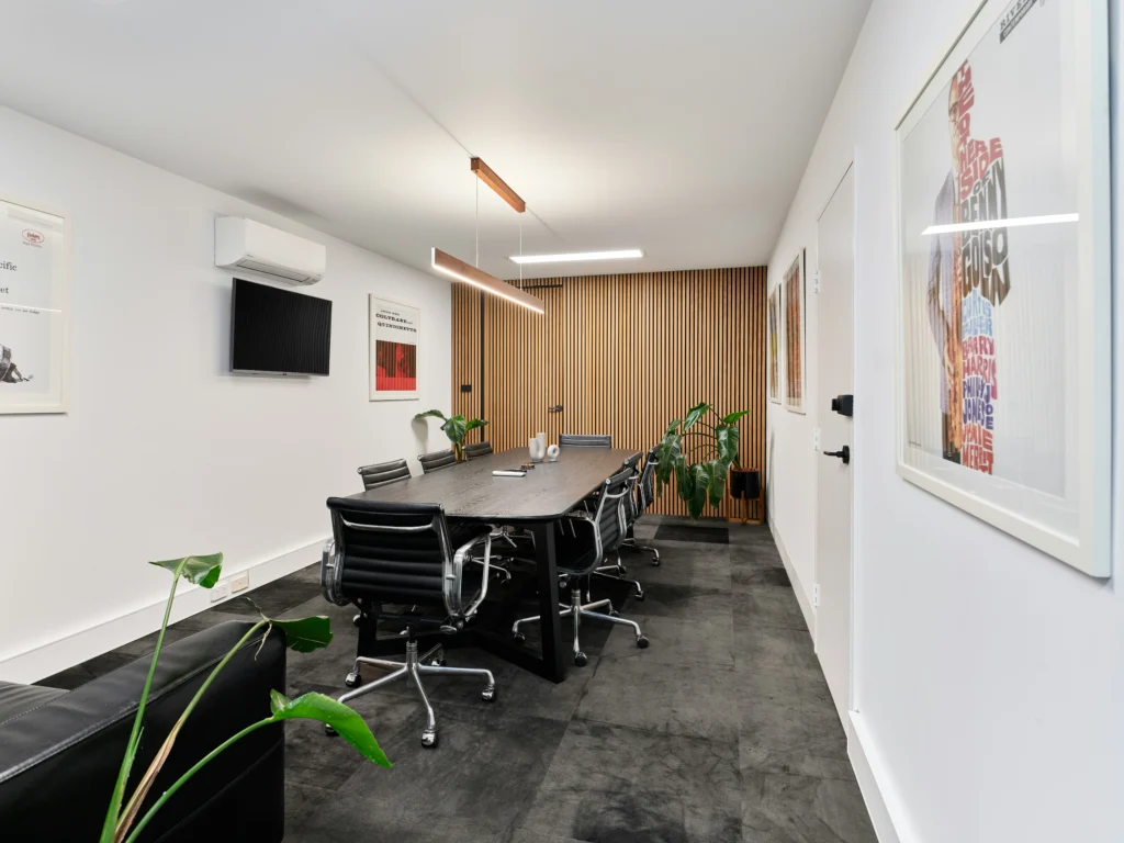 neon wang VdZ CNWPGo unsplash