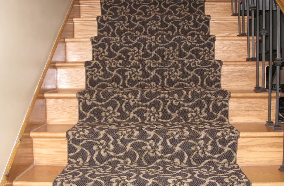 Stair carpet covering steps for added grip