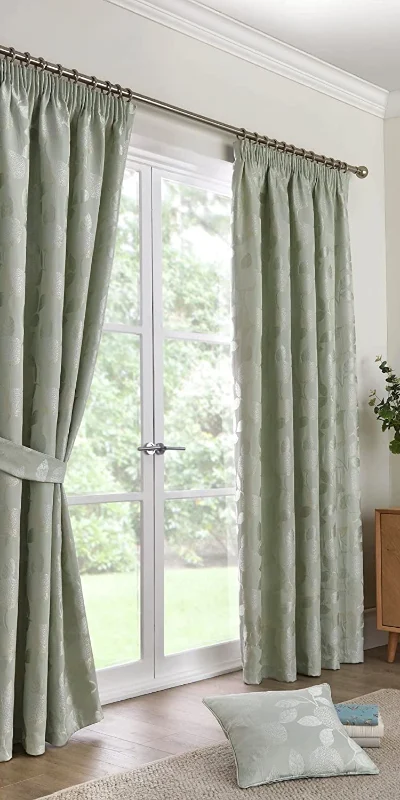 curtains dubai